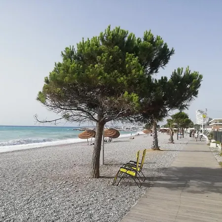 Cote D'azur Joli 50m Plage, Climatisation , Parking. * Villeneuve-Loubet