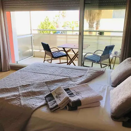 Cote D'azur Joli 50m Plage, Climatisation , Parking.